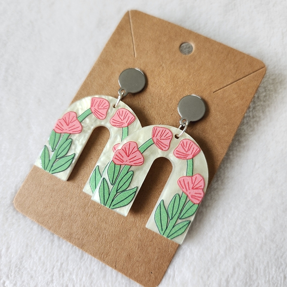 Floral Arch Earrings with Pink and Green Design